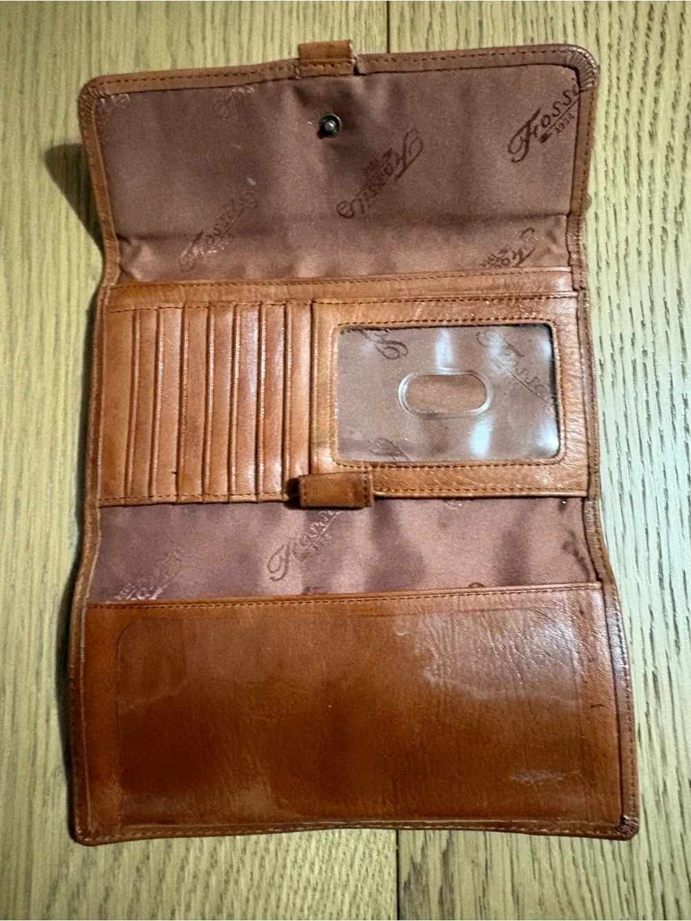 Fossil Rustic Brown Leather Clutch Wallet